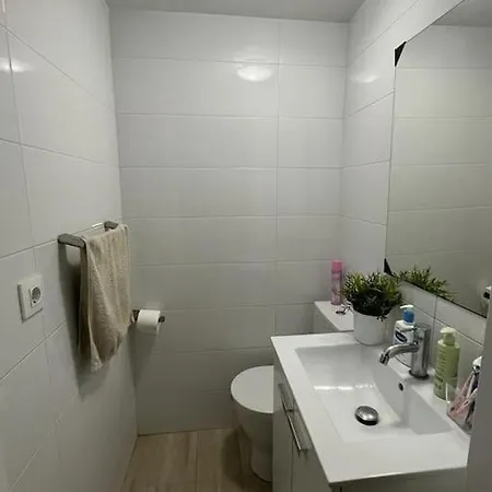 Apartment A Metros De La Playa. Centrico A Coruna
